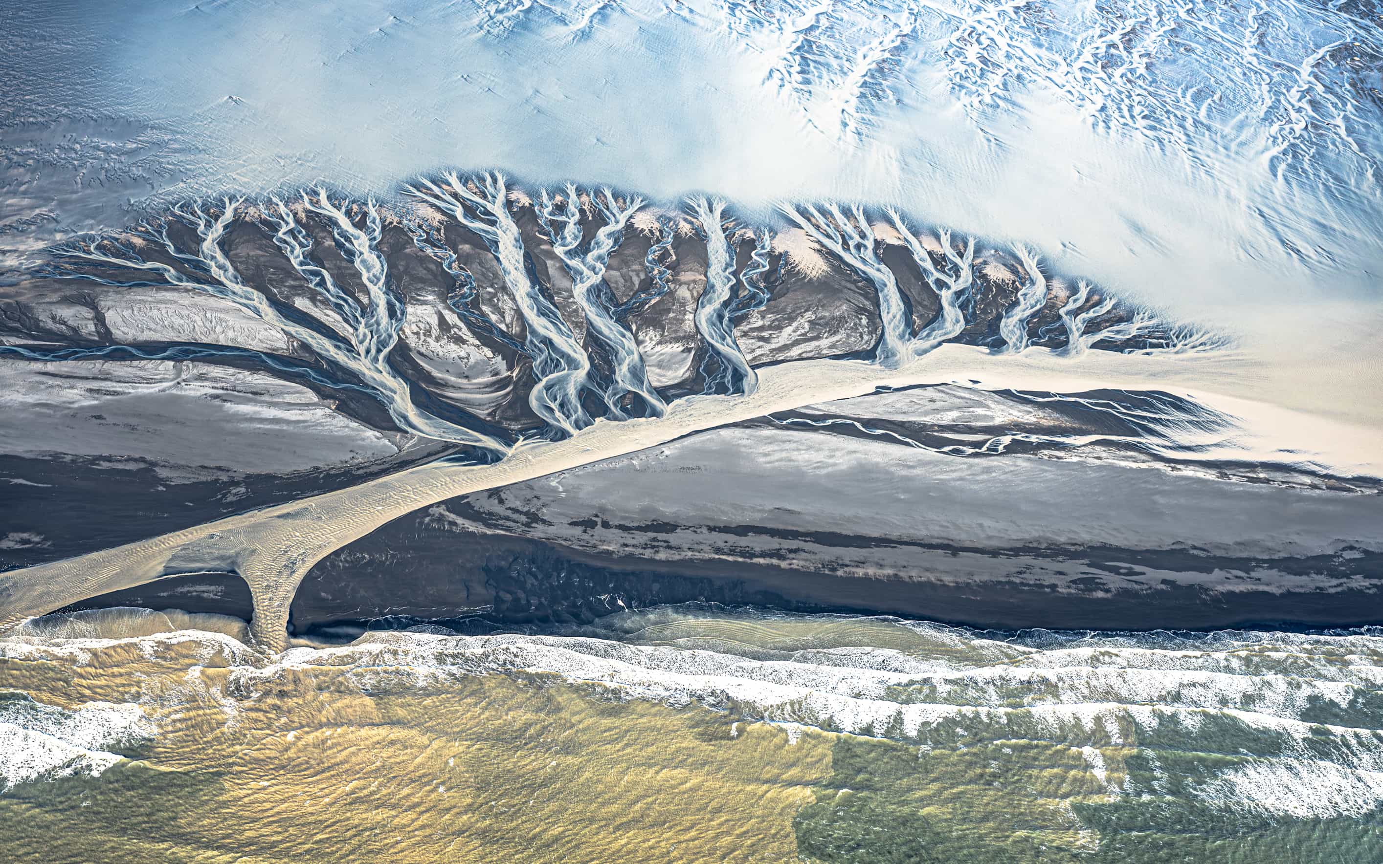 Black Sands & Riverbeds Airplane Tour from Skaftafell – Braided Rivers & Glacier Views