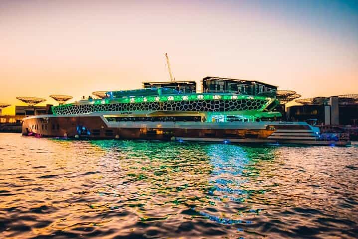 Lotus Mega Yatch - Breathtaking Luxury Yatch Dinner at Marina