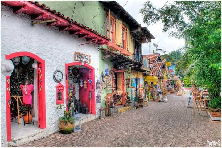 Private City Tour Embu Das Artes