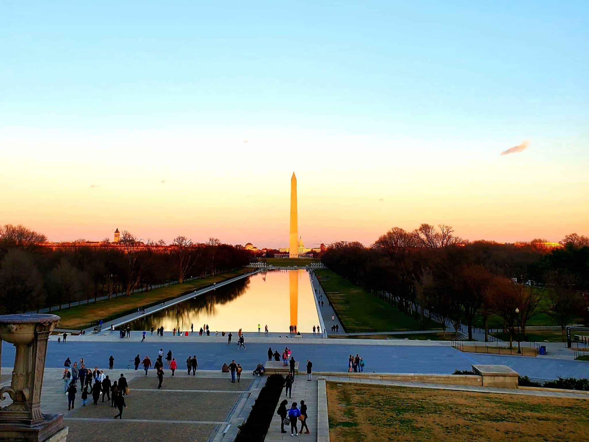 Al Caer el Sol Washington DC en Español