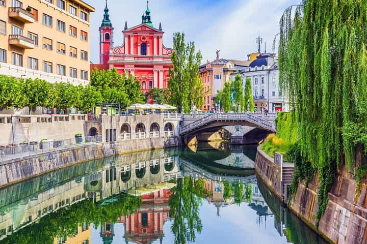 Ljubljana Scavenger Hunt & Self-Guided Audio Walking Tour