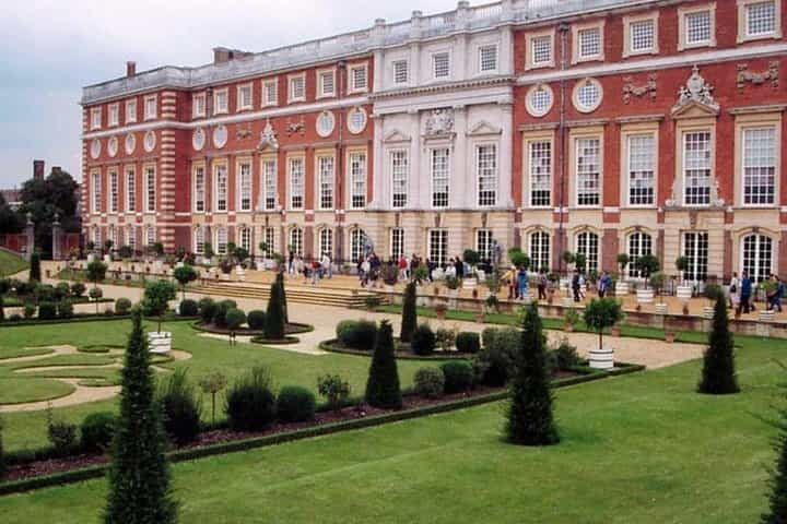 Private Transfer from Heathrow Airport to Kingston and Surrounding Areas