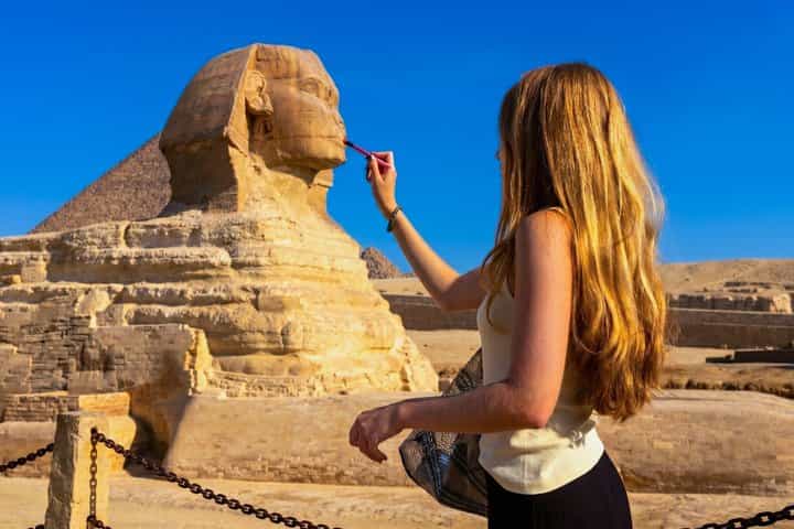 Giza Pyramids Tour with Free Photo Shoot at the Sphinx