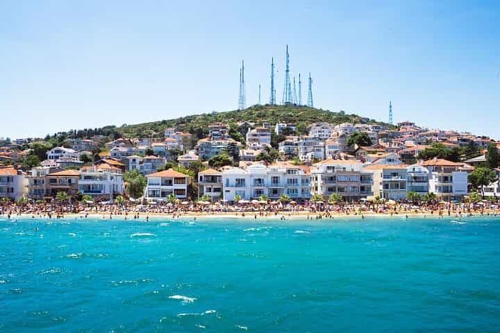 Princes Islands Tour Kınalıada and Buyukada with Lunch