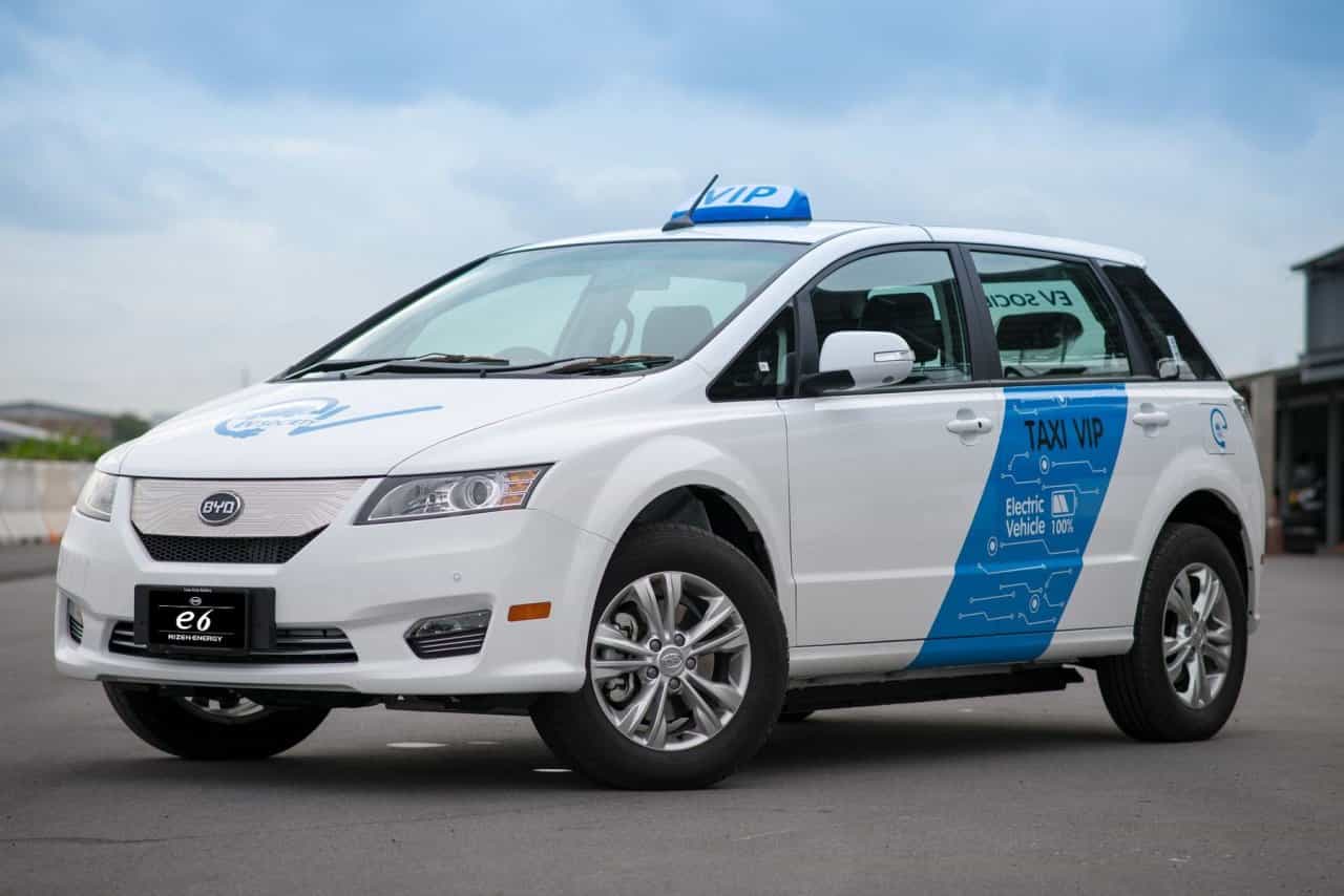 Bangkok Suvarnabhumi Electric Airport Transfer (Eco Friendly)