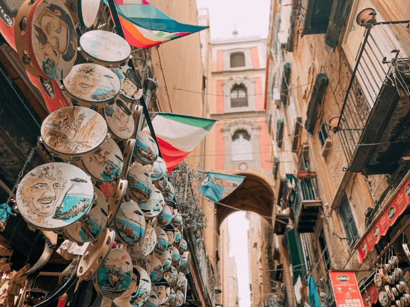 Guided tour of Naples combined with a street food tasting.