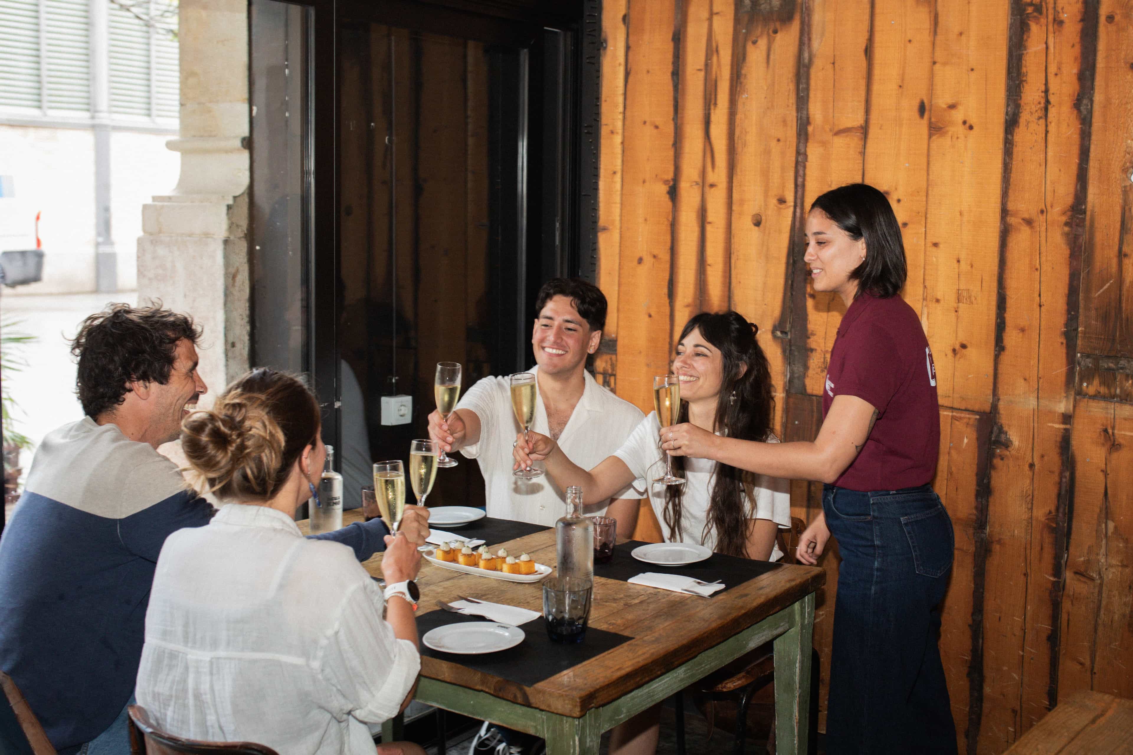 Tapas & Wine Experience