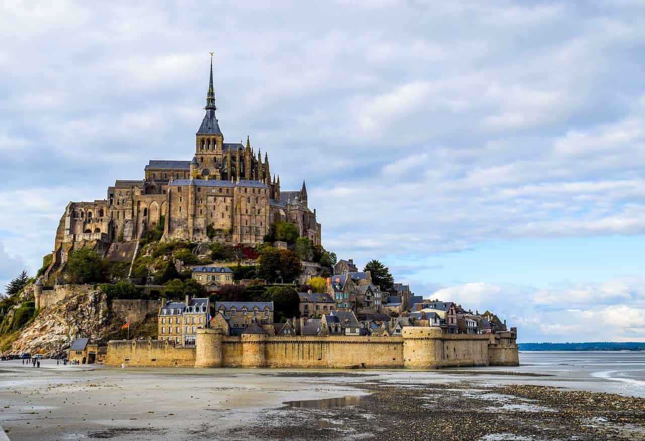 MONT-SAINT-MICHEL One Day Trip - driver 