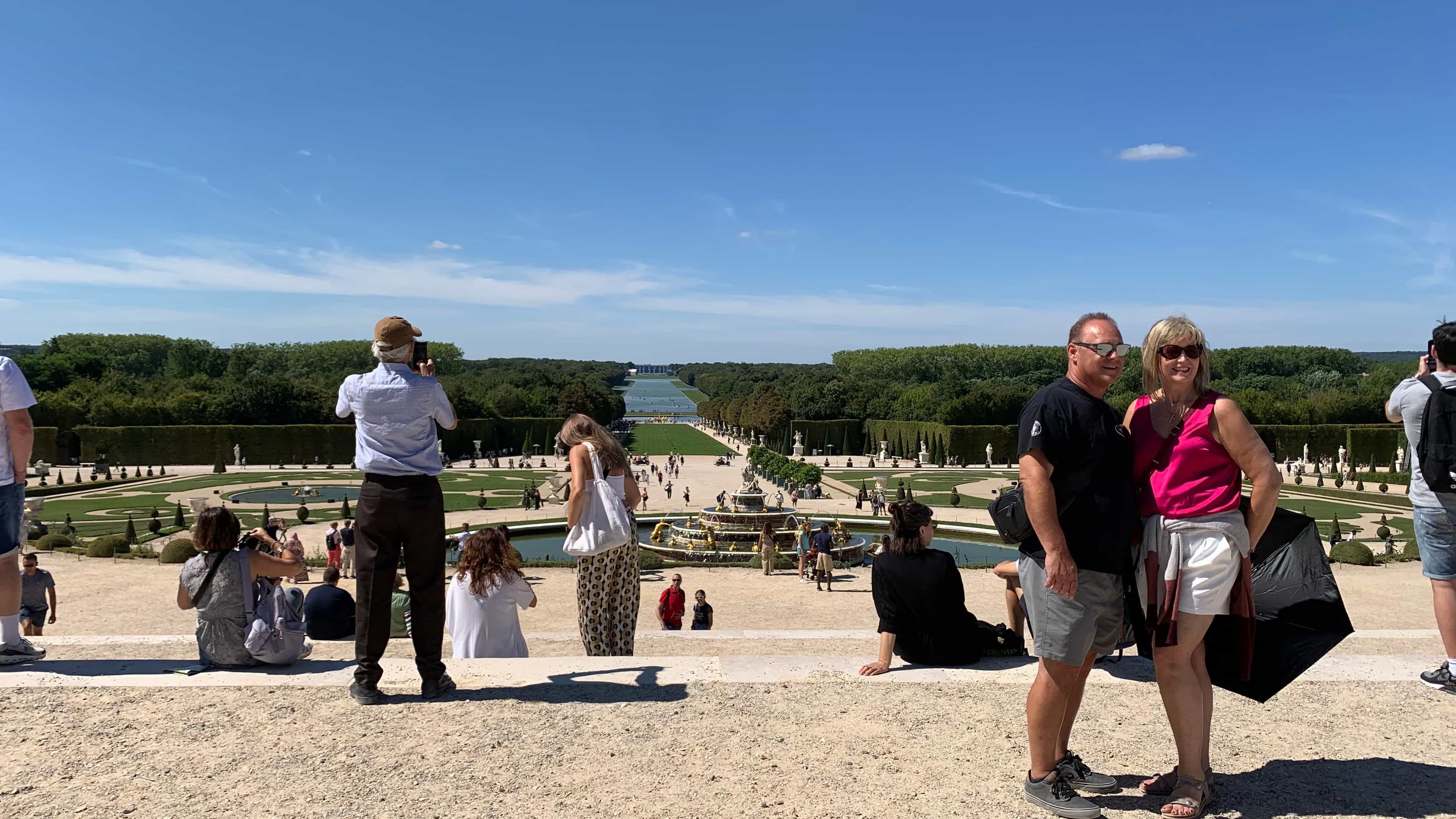 Versailles : Guided Private tour of the Palace and Gardens with transfers and entry tickets