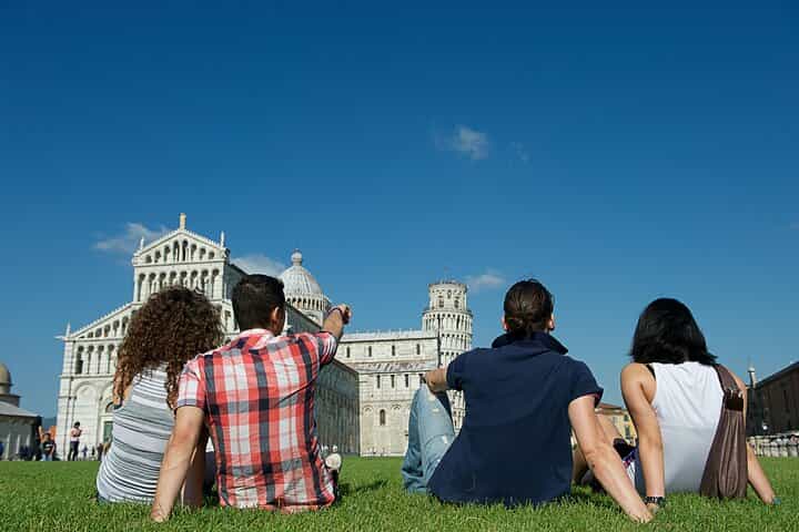 Private Full-Day Pisa and Lucca guided Tour from Florence