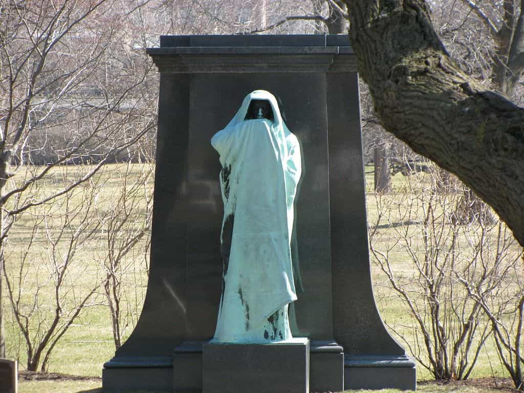Chicago Graceland Cemetery with Audio Tour