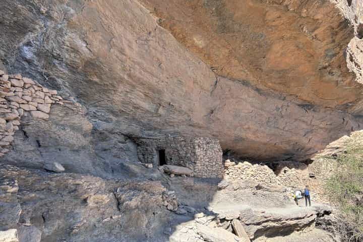Tour Hoor 2 Days-1 Night In Jabal Shams, Oman Tours package 