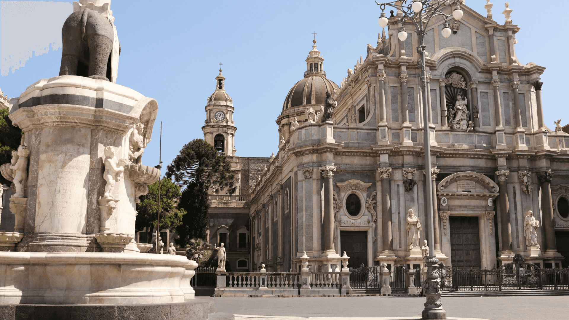 Catania Street Food & Fish Market Tour: Tastings, Drinks & Lava Tunnel (Small Group)