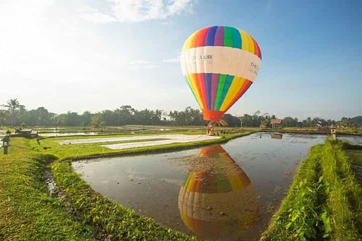 Hot Air Balloon Experience with Meals at Ubud