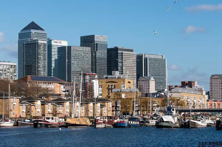 Private One Way or Round Trip Transfer: Gatwick Airport to East London