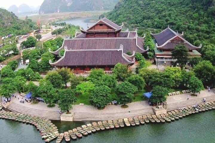 Ninh Binh Full-Day Tour: Hoa Lu, Trang An & Limousine from Hanoi