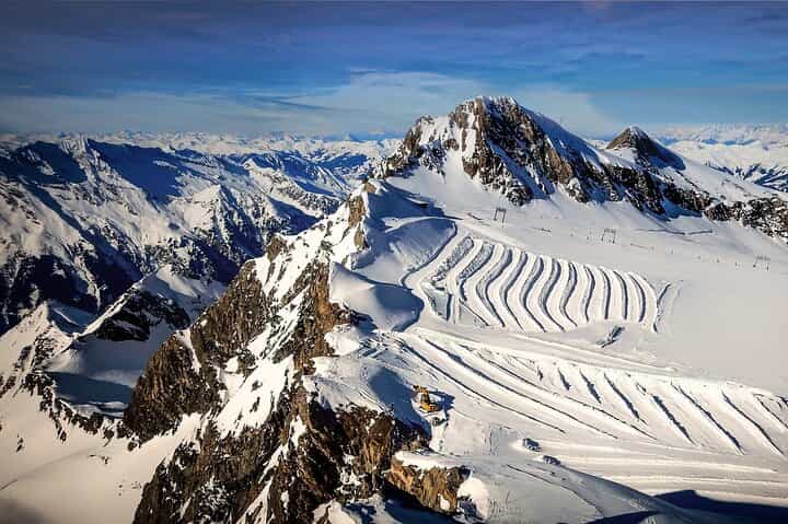 Private Skiing in the Alps with Salzburg and Hallstatt from Vienna