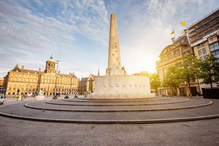 Amsterdam: Dam Square & Flower Market Walking Tour
