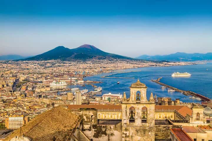 Private transfer from Florence to Naples with 2h of sightseeing