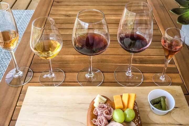 Athens Highlights: Private Half-Day Tour With Wine Tasting