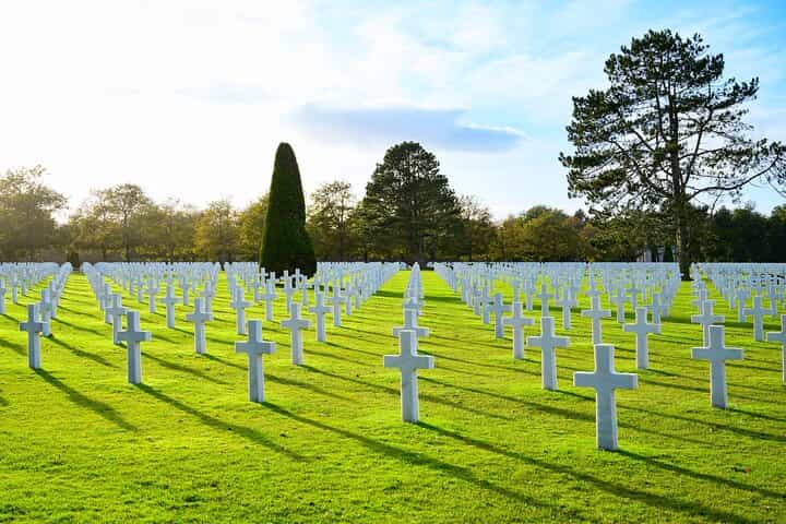 Normandy D-Day Tour: Omaha Beach, Pointe du Hoc & Cemetery