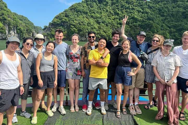 Discover Lan Ha Bay From Cat Ba: 1 Day Boat Tour with Local Lunch