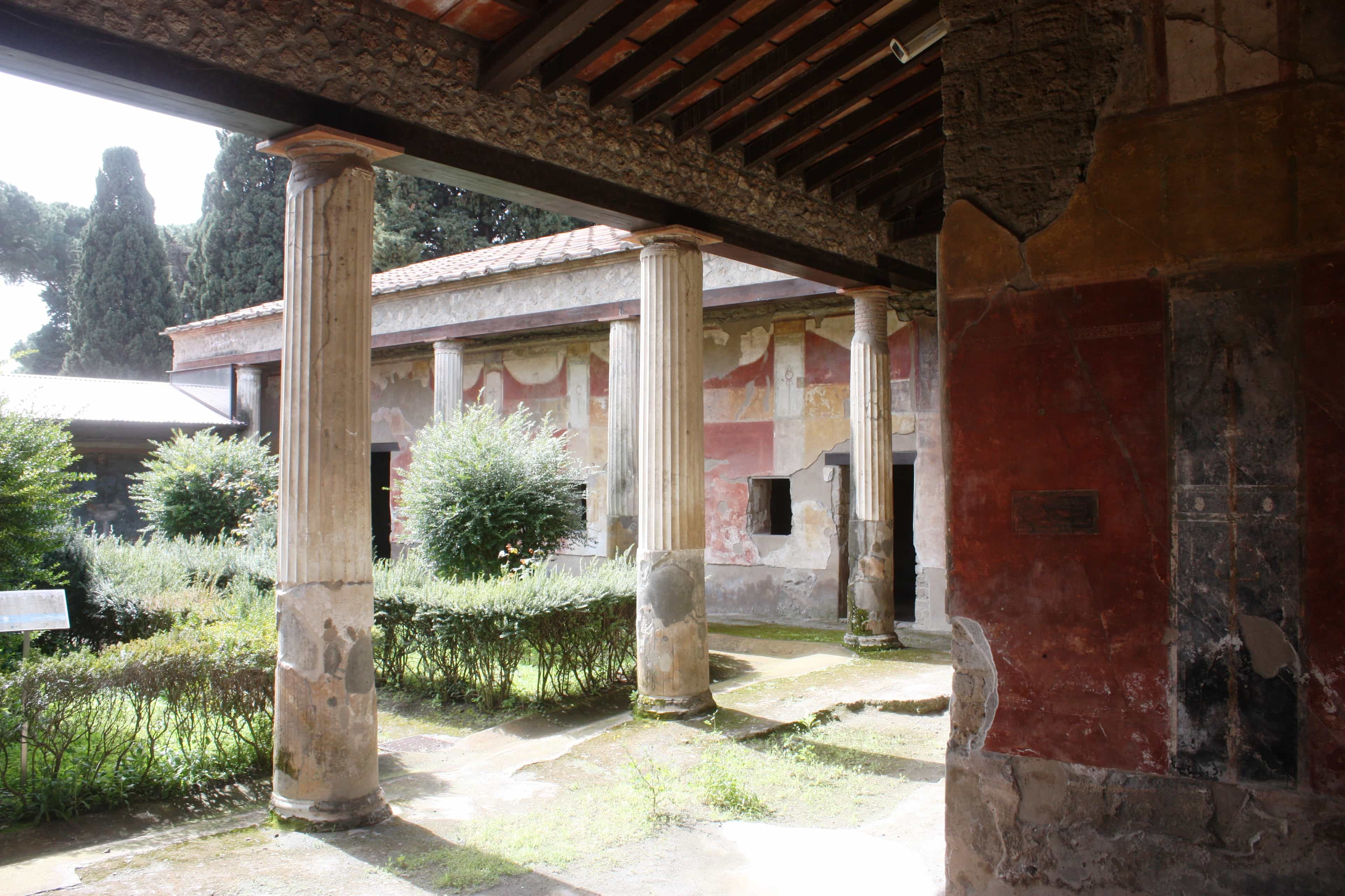 [TOUR GUIDE PRIVATE] POMPEII with archeologist - 2 hours