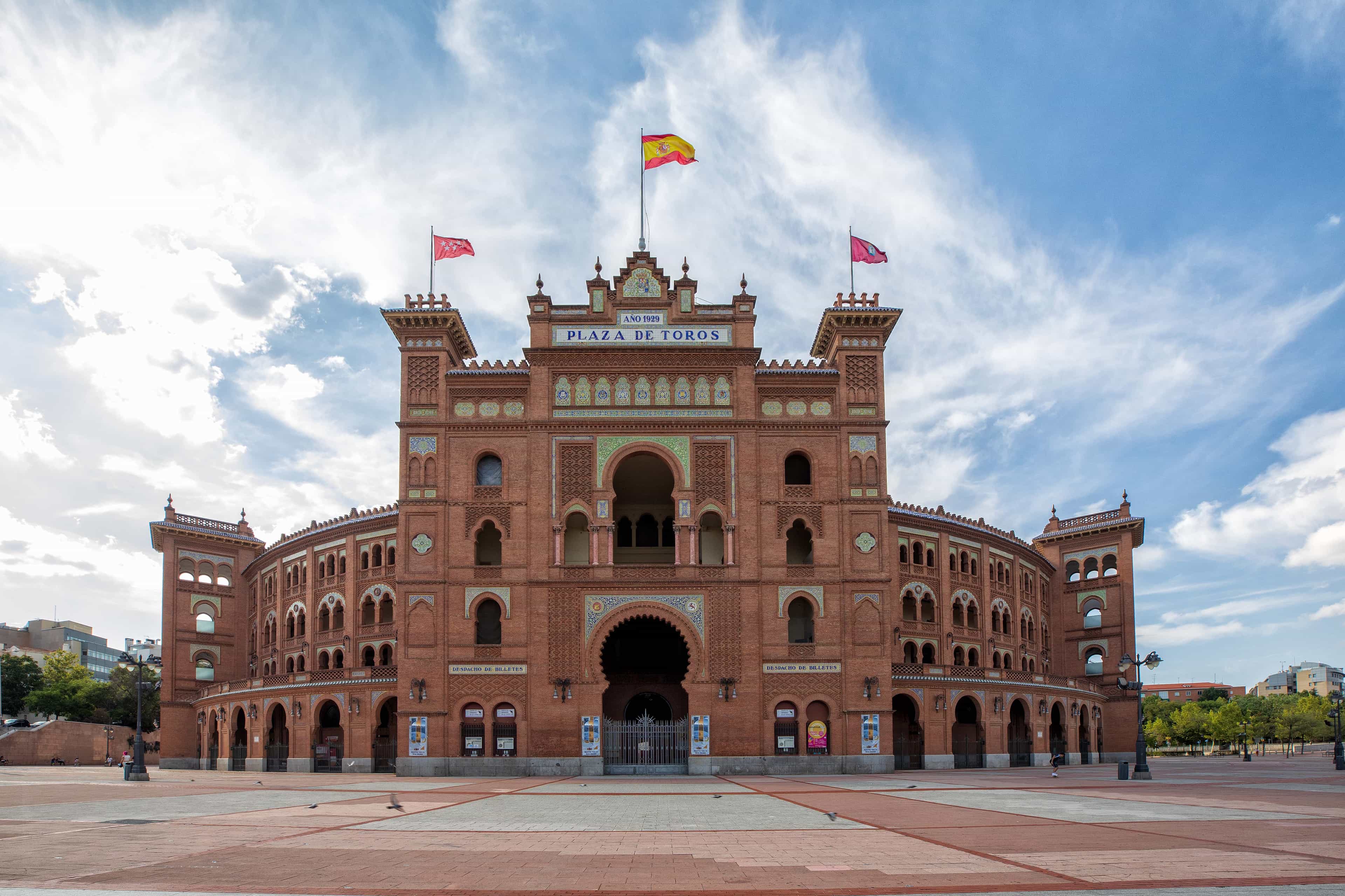 Madrid Highlights Private Driving and Walking tour