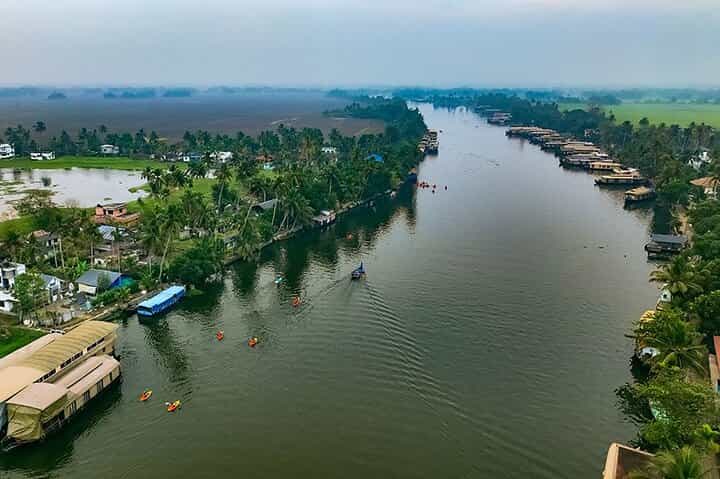 Backwater Bliss: Alleppey Day Cruise with Lunch