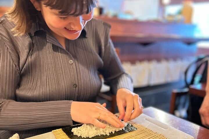 Tokyo Tsukiji Fish Market Tour & Sushi Cooking Class 