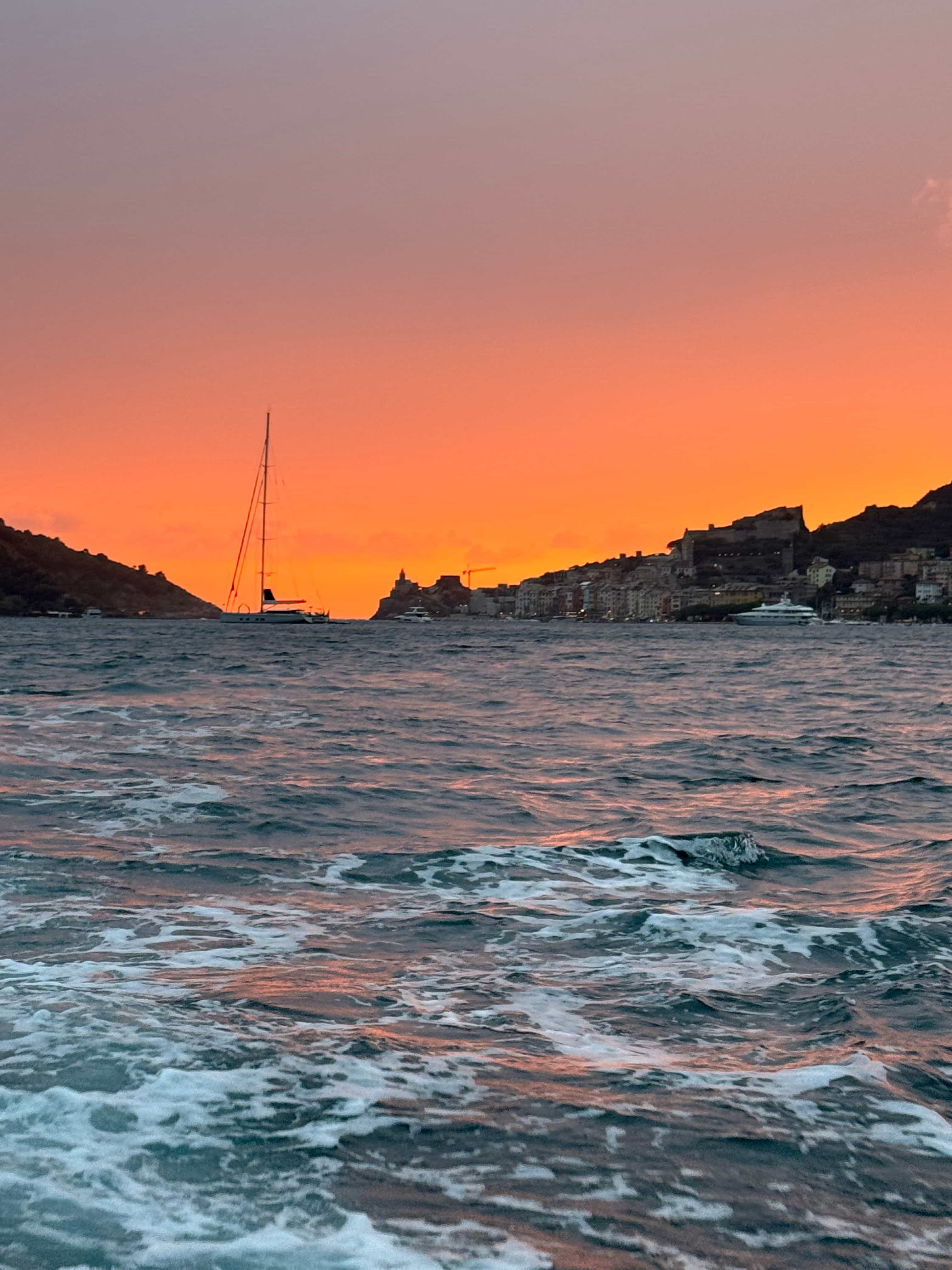 La Spezia: Sunset Boat Tour in Golfo Dei Poeti