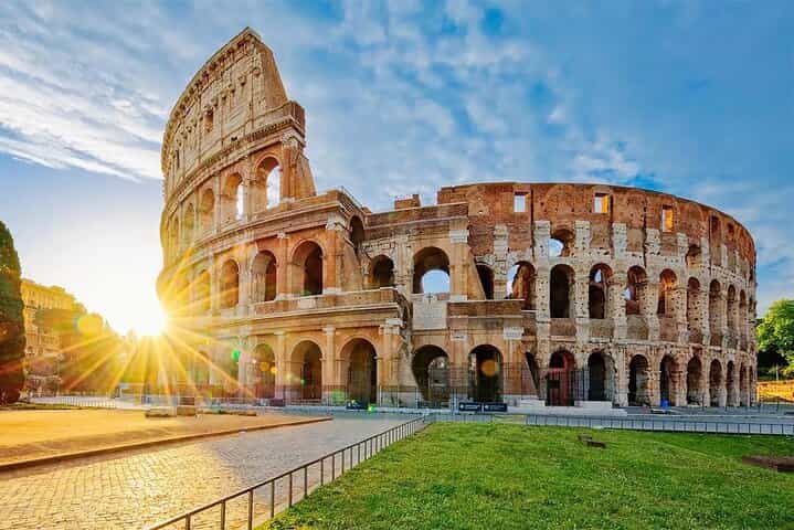 Colosseum Guided Tour with Ancient Rome Entry