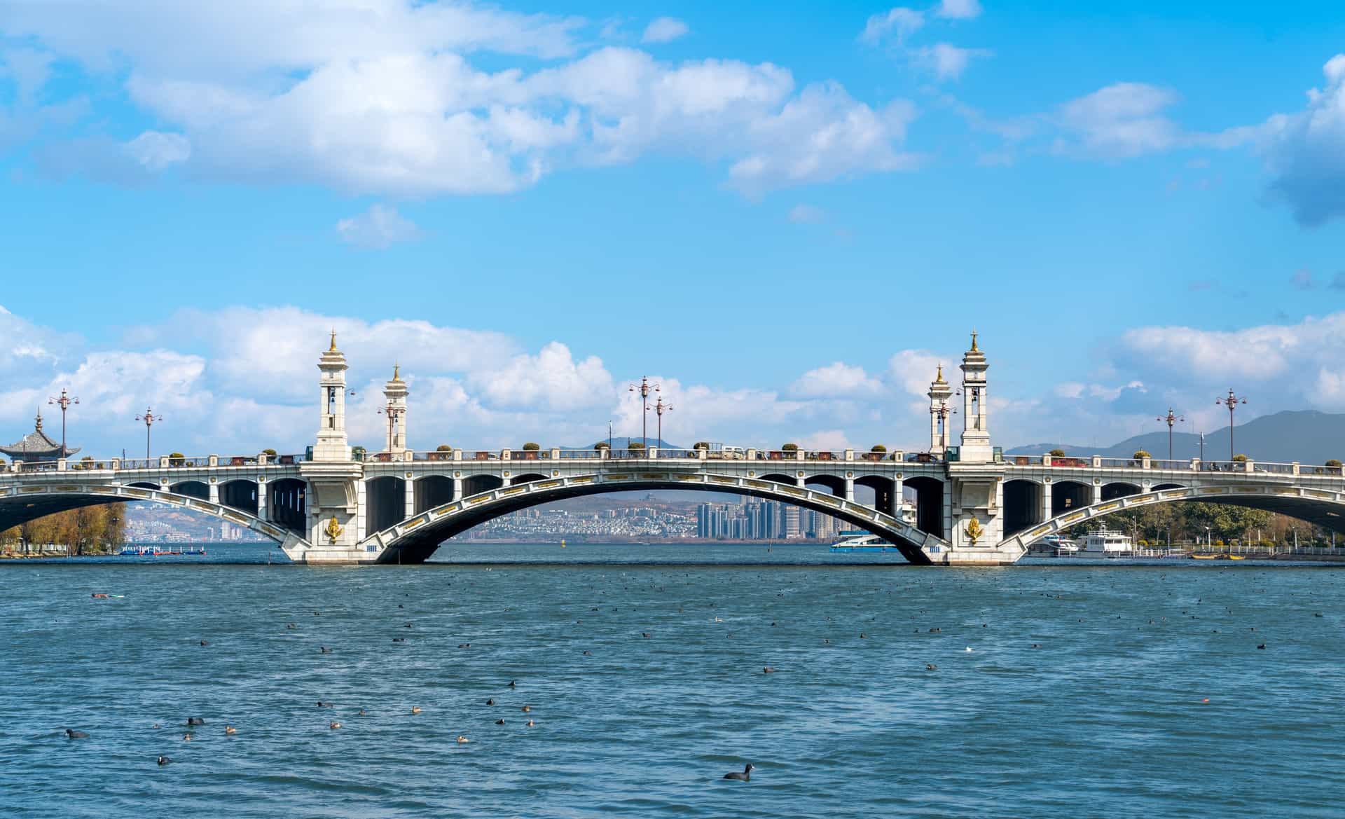 Private Customized One-Day Tour of Erhai Lake in Dali