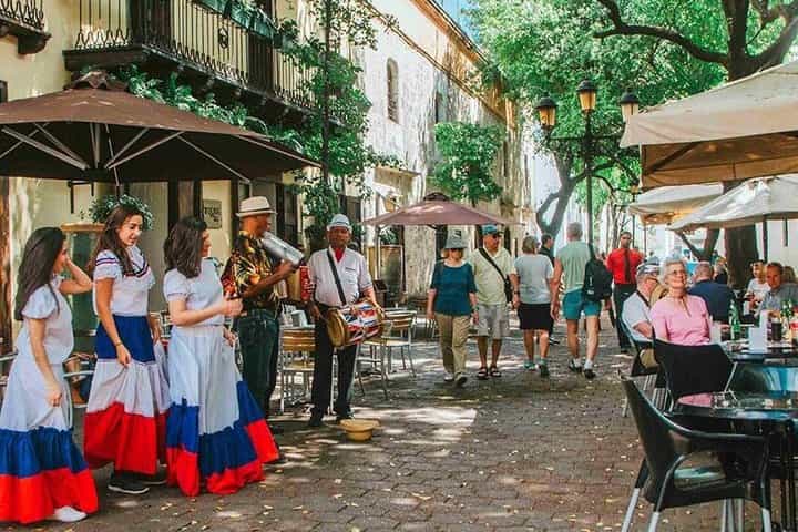 Santo Domingo & Los Tres Ojos Experience
