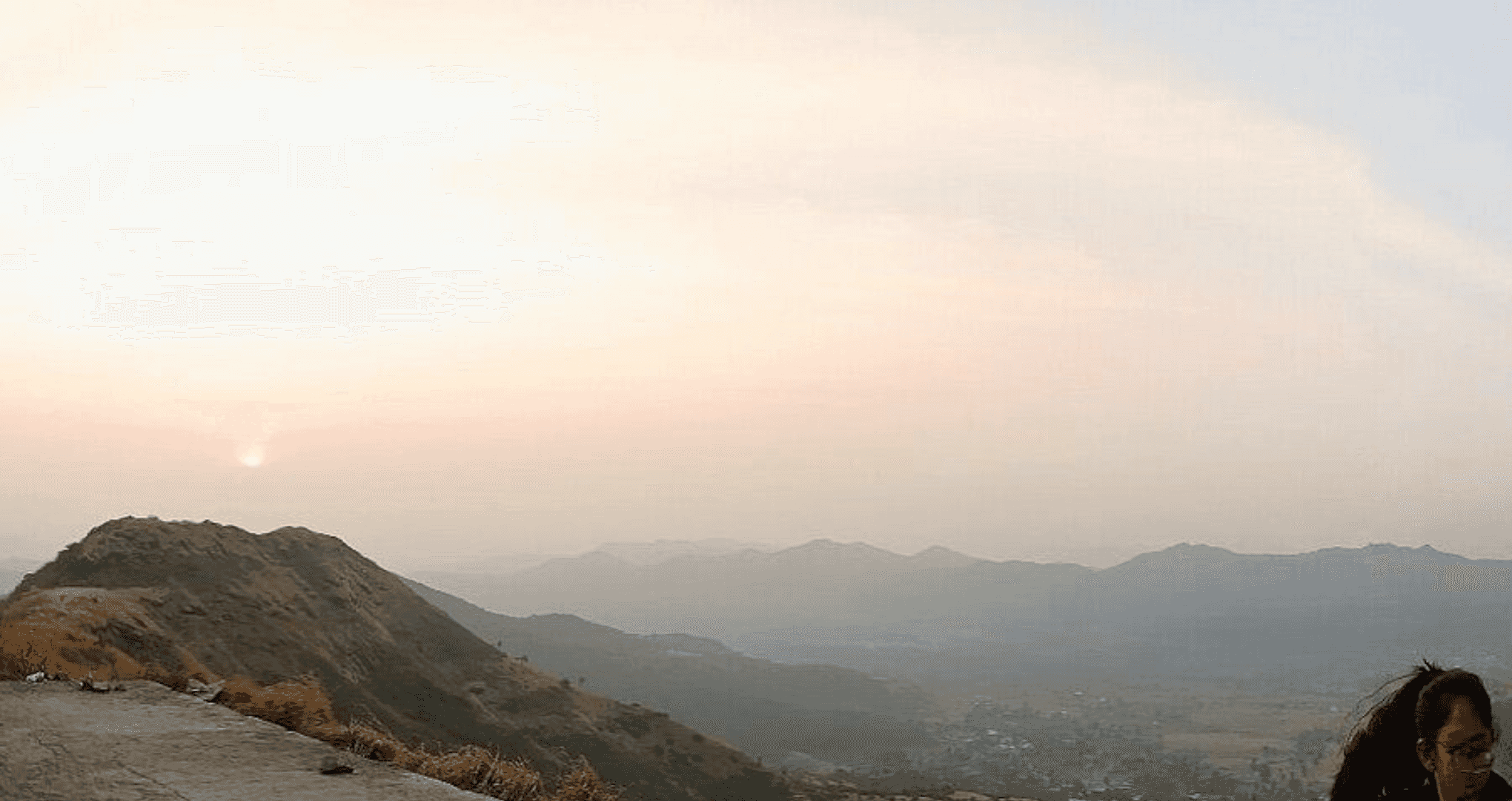 Pune: Sinhagad Fort & Zapurza Tour with Lunch (AC Car Tour)