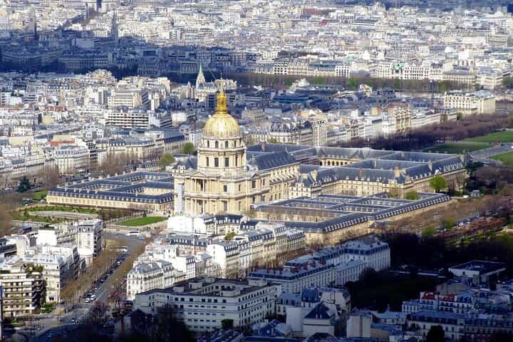 7-day Guided Tour Paris — D-Day — Loire Castles — M.St-Michel —Louvre—Versailles.