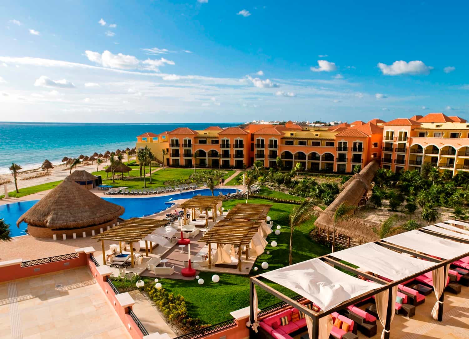 Private Shuttle from Ocean Coral & Turquesa by H10 to Cancun Airport