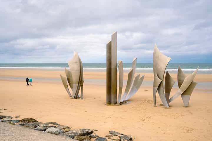 Normandy D-Day Tour: Omaha Beach, Pointe du Hoc & Cemetery