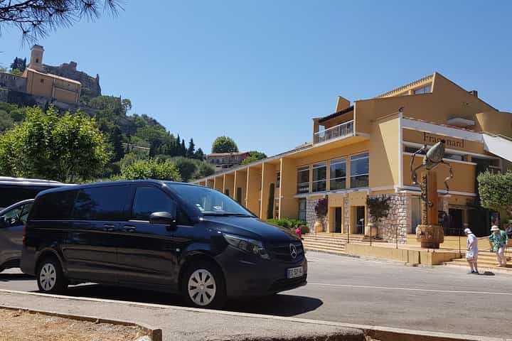 Private transfer small groupe from Marseille Airport to Avignon city by Minivan