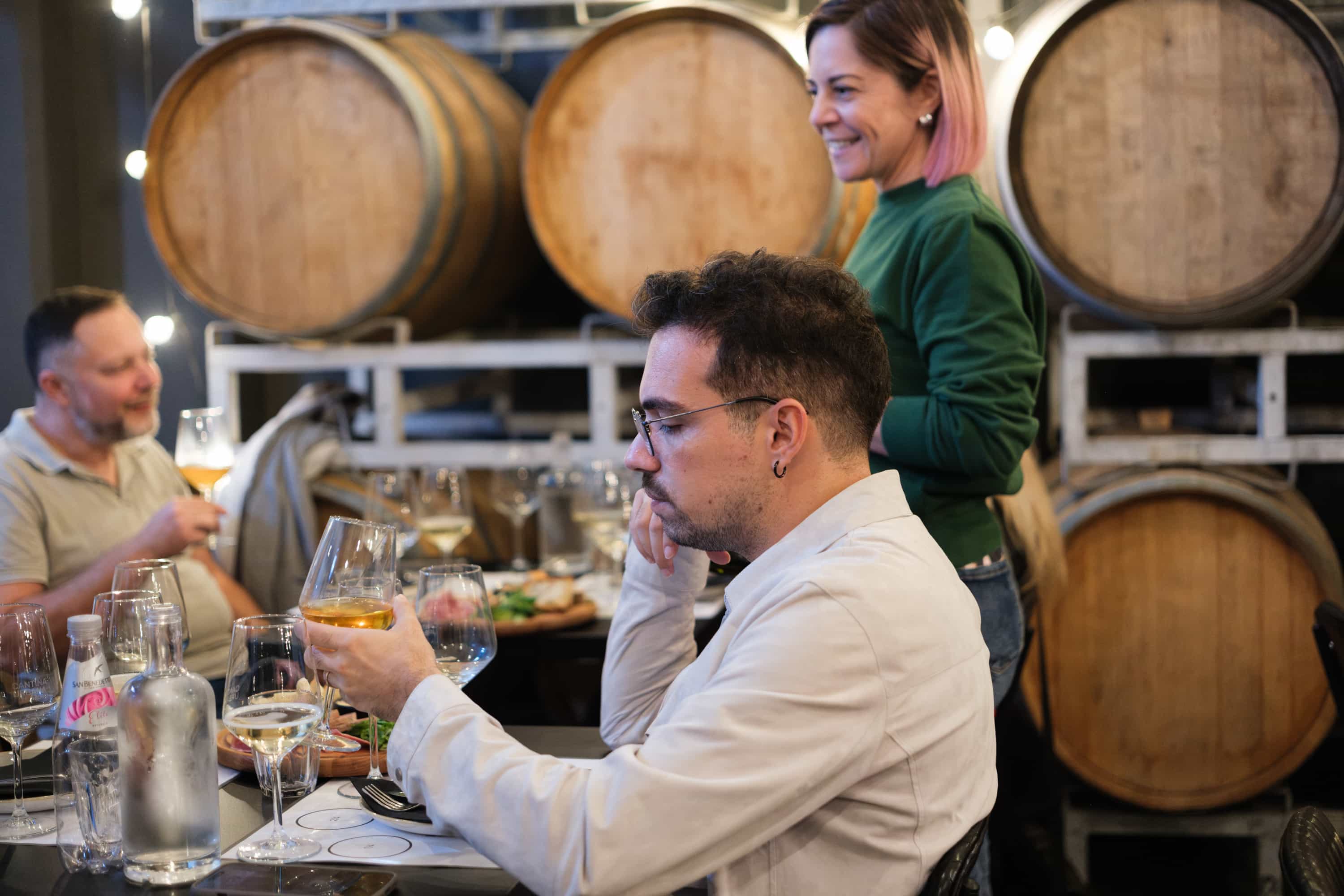 Wine experience a Milano: crea il tuo blend e goditi la cena in cantina