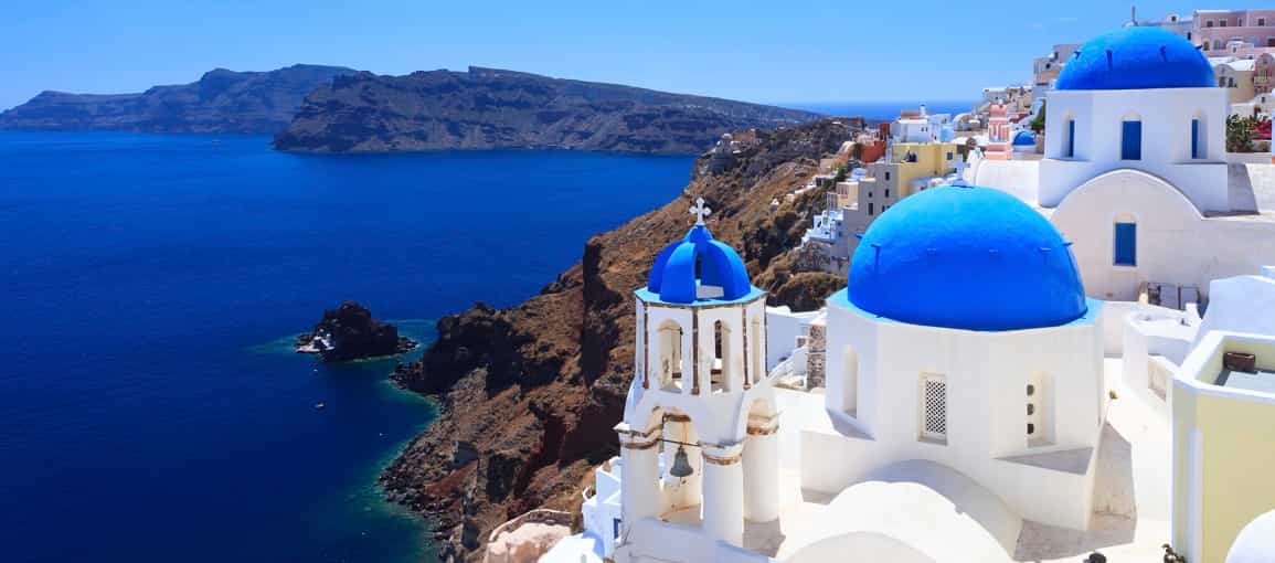 Santorini Private Tour: Oia Blue Domes, Fira & Hidden Gems + Wine Tasting Option