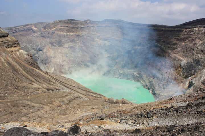 PRIVATE Day MiniBUS Tour to Mt.Aso & Kumamoto Castle from Fukuoka