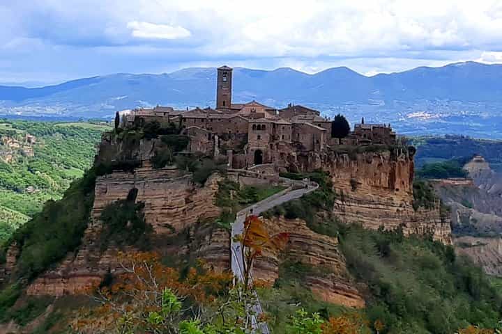 PRIVATE TRANSFER from Florence to Rome with stops in Orvieto & Civita Bagnoregio