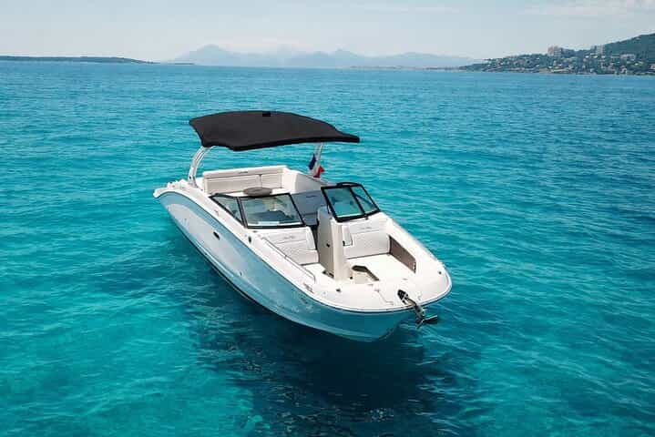 Luxury Yacht Tour to Lerins Islands – Sea Ray with Captain