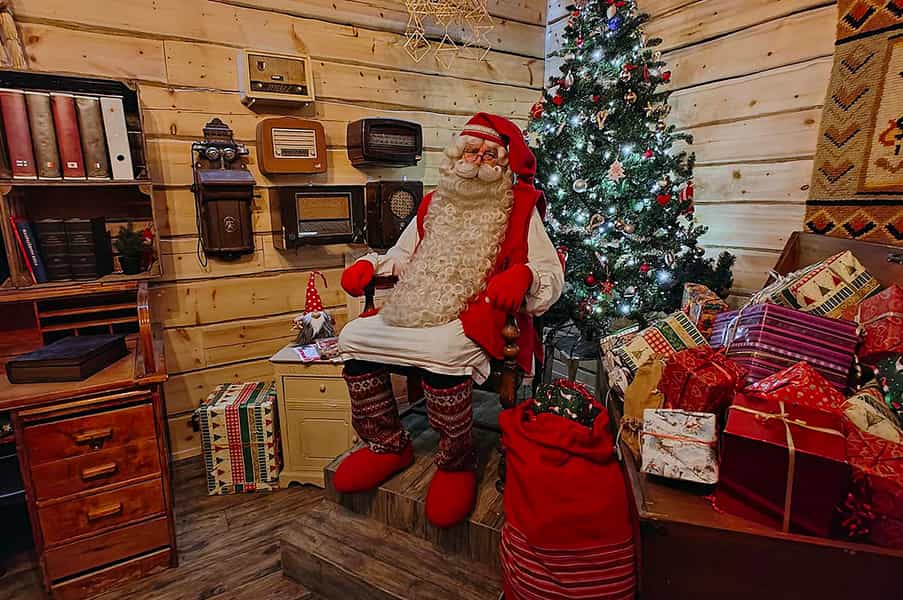 Meet Santa Claus at Elves Village, Levi — private family visit