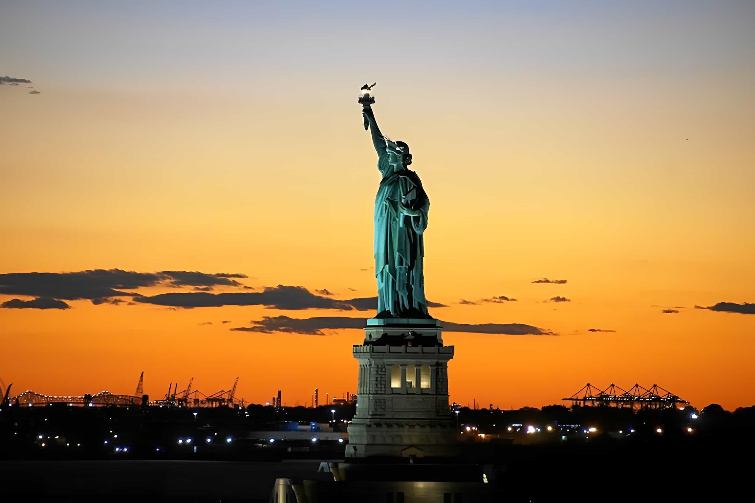 Sunset Skyline Cruise around Statue of Liberty 
