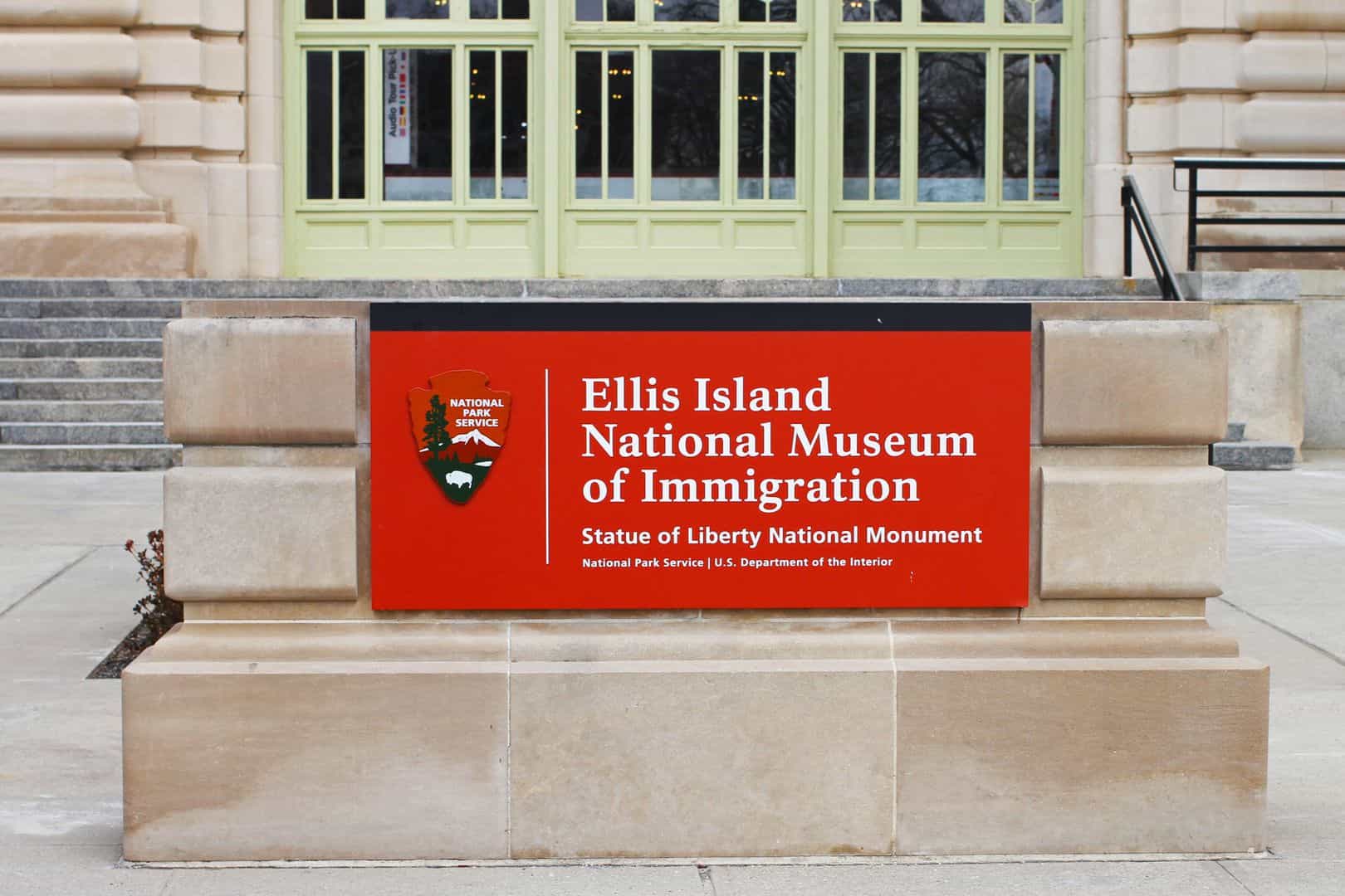 Statue of Liberty & Ellis Island Tour: Self-Guided Audio Tour with Ticket (EN)