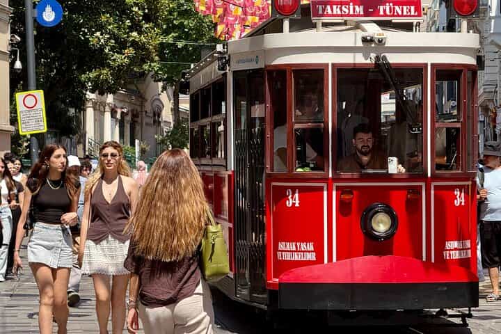 Taksim to Galata Walking Tour: Secret Passages & Local Hangouts