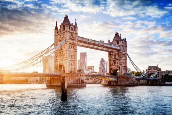London Self Guided City Tour With an App
