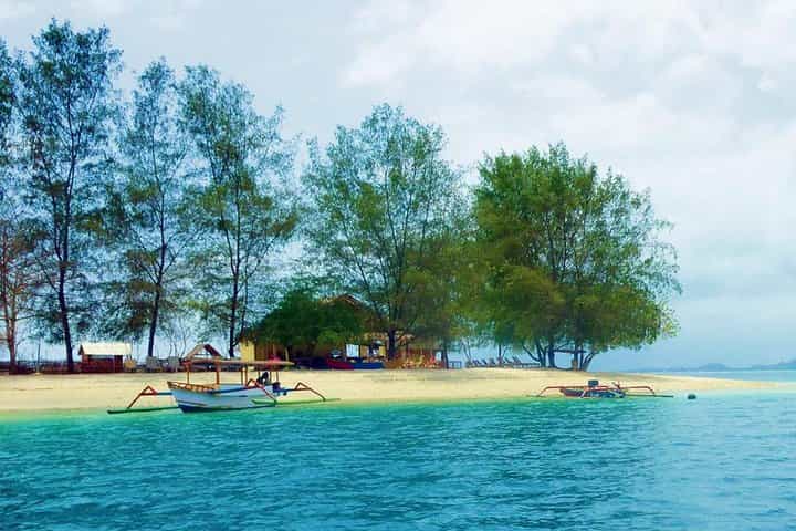 3-Days Lombok,Gili island Tour Hopping around departure from Bali island